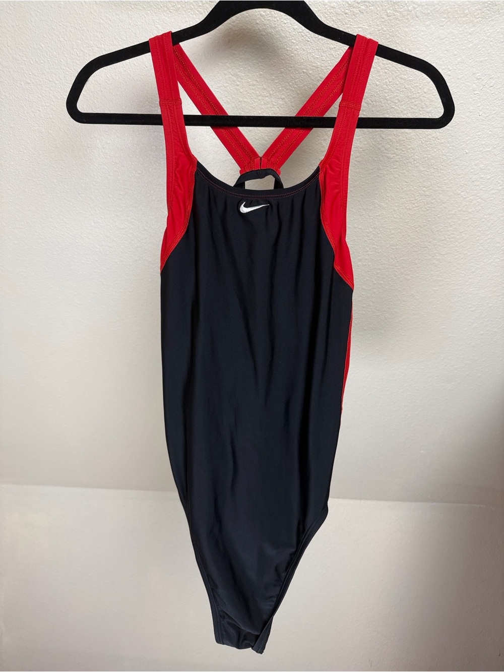 Nike Women’s Black and Red Cross-Back One-Piece Swimwear, Size 14